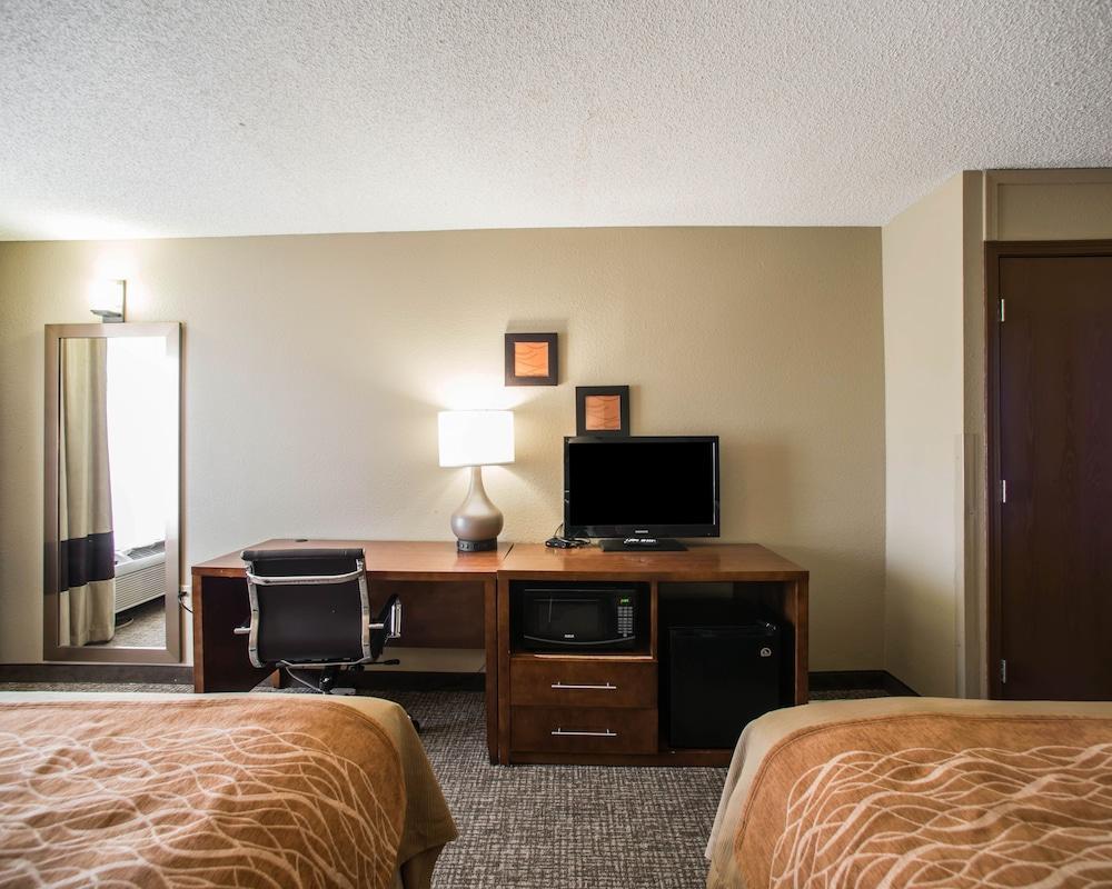 Comfort Inn & Suites St Louis-Hazelwood Dış mekan fotoğraf