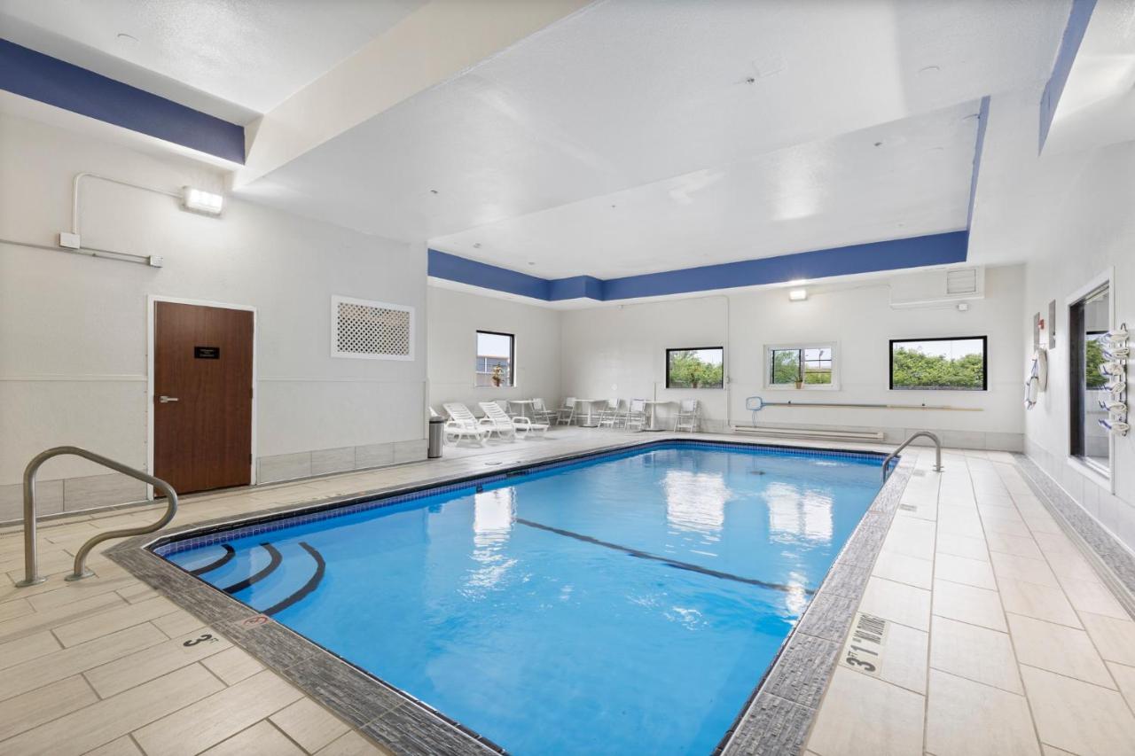 Comfort Inn & Suites St Louis-Hazelwood Dış mekan fotoğraf