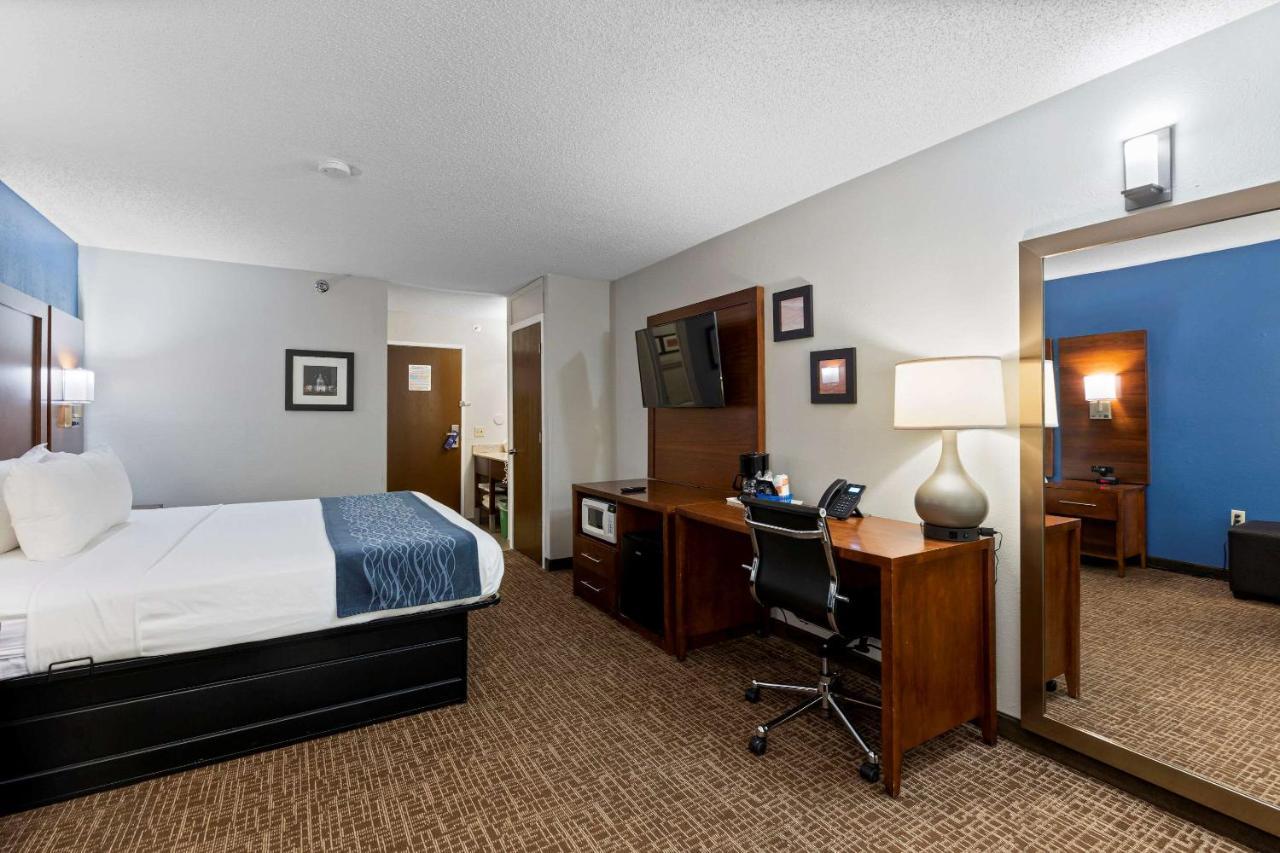 Comfort Inn & Suites St Louis-Hazelwood Dış mekan fotoğraf
