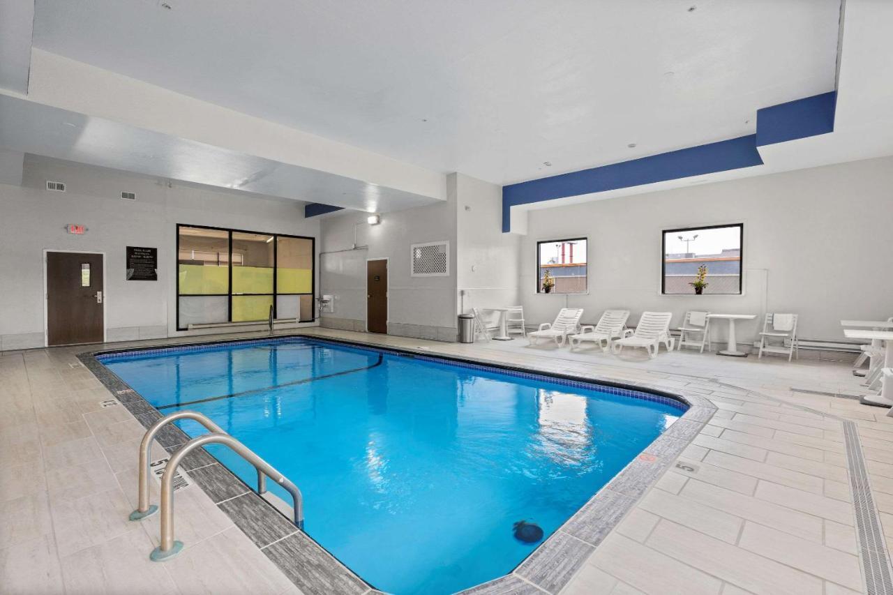Comfort Inn & Suites St Louis-Hazelwood Dış mekan fotoğraf
