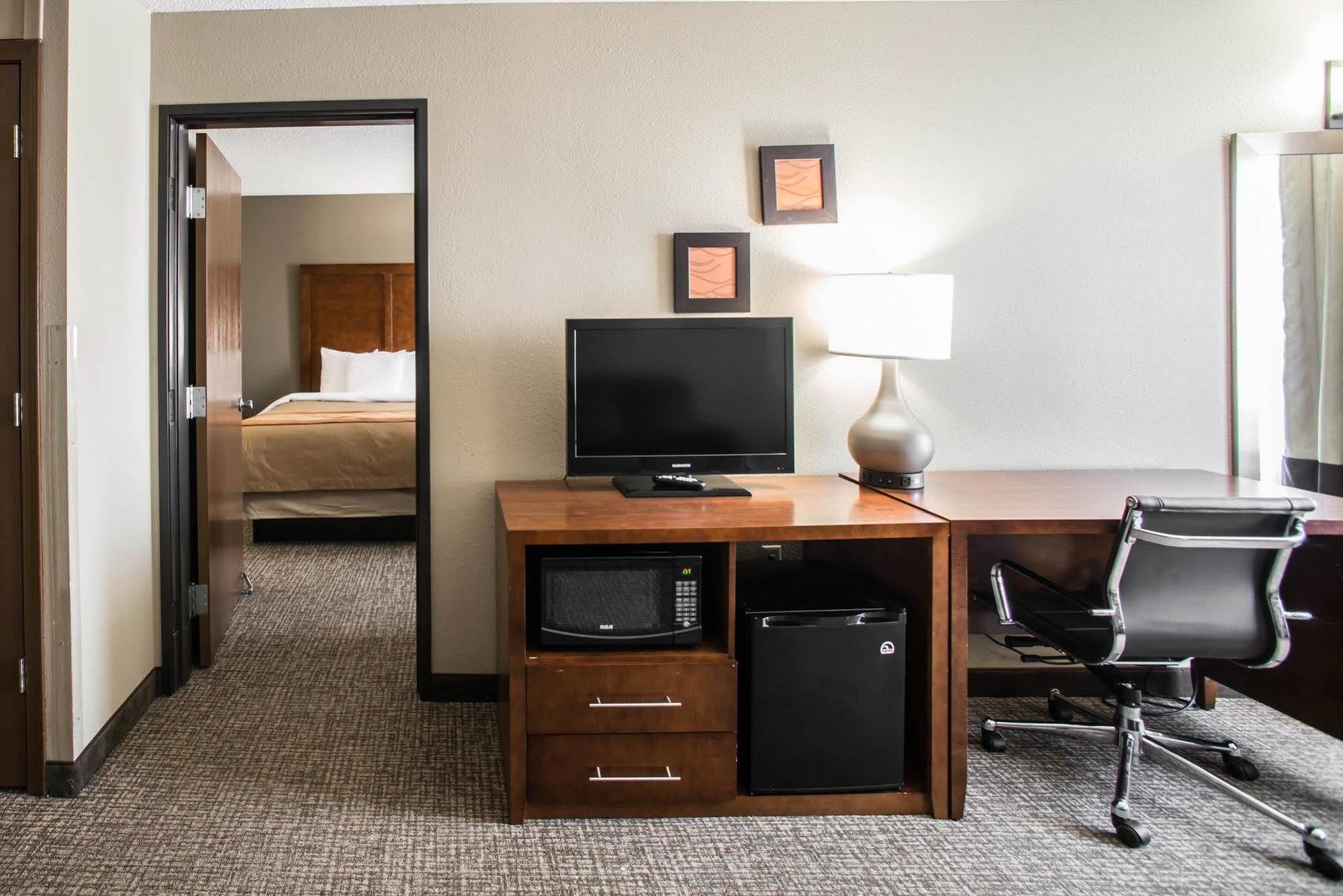 Comfort Inn & Suites St Louis-Hazelwood Dış mekan fotoğraf