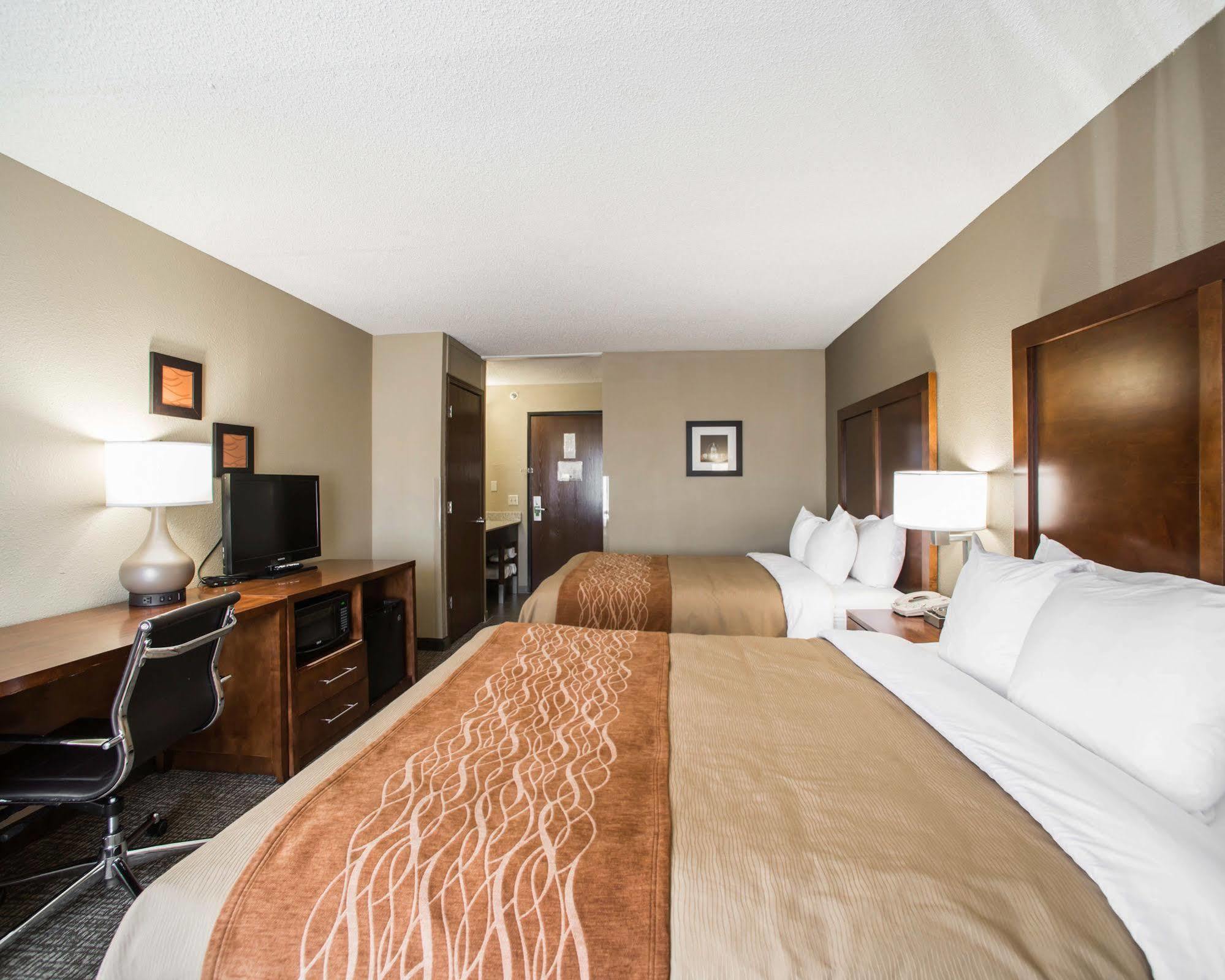 Comfort Inn & Suites St Louis-Hazelwood Dış mekan fotoğraf