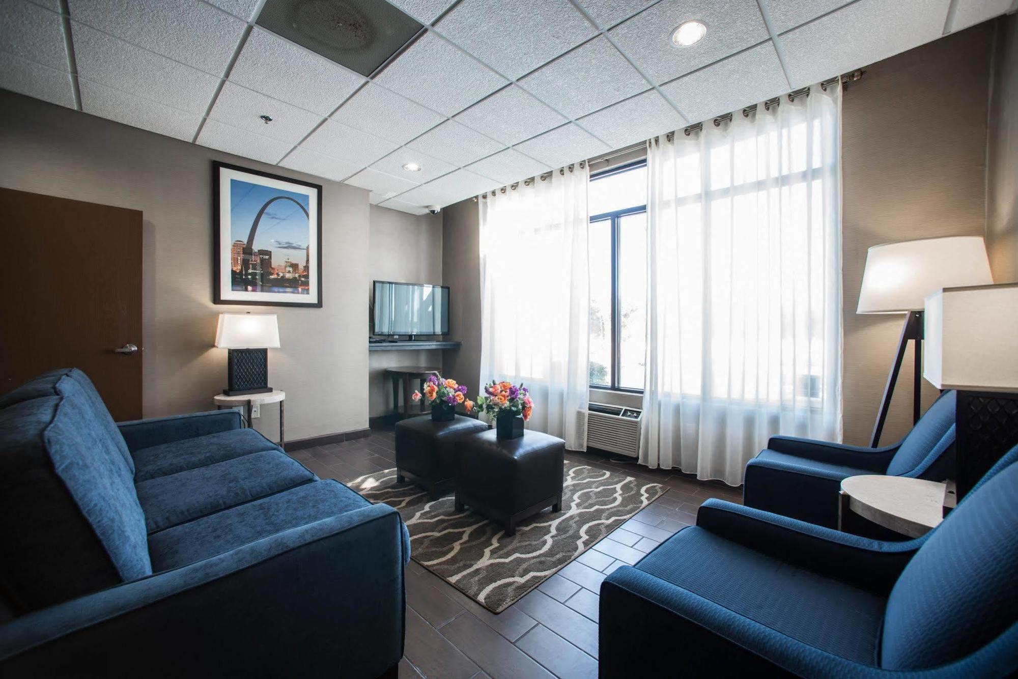 Comfort Inn & Suites St Louis-Hazelwood Dış mekan fotoğraf